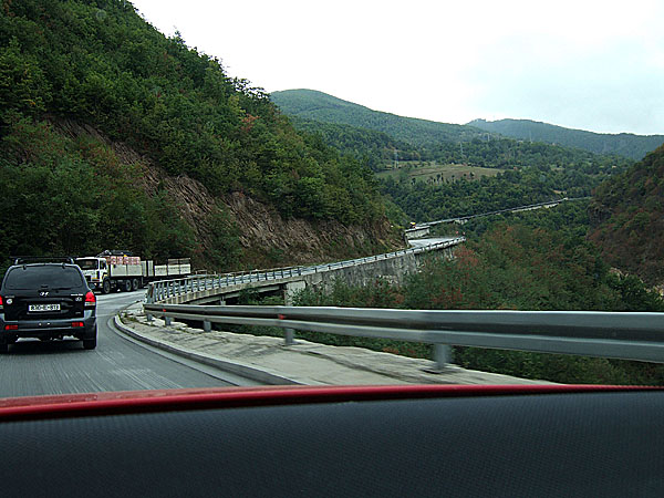 Silnice v horách před Sarajevem